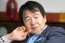 橋下氏、東国原氏、竹中氏らがブレーンとして重用した謎の男