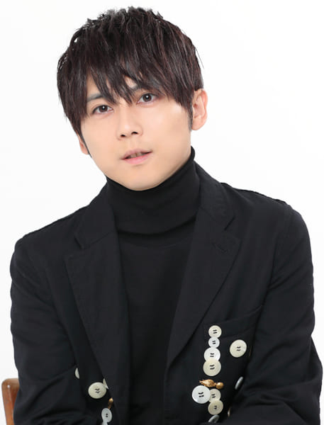 読書が好きという梶裕貴（撮影／平野哲郎）