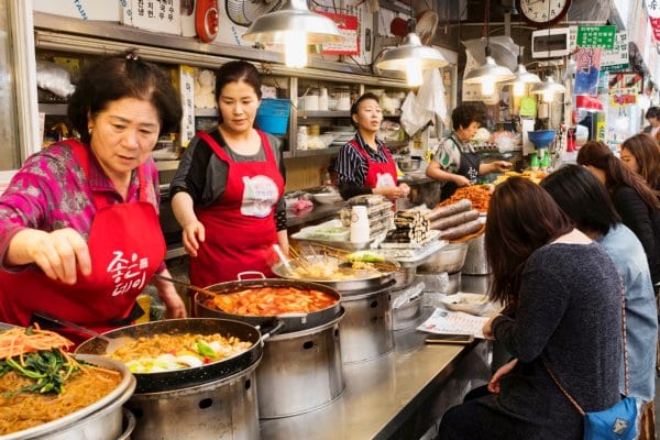 『性早熟症』が増えている韓国（写真／アフロ）