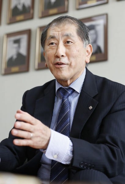 田中愛治・総長（共同通信社）