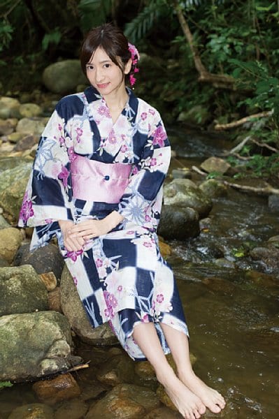 浴衣姿もキュートな外崎梨香