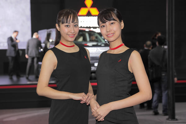 「東京オートサロン2019」三菱自動車ブースのコンパニオン