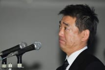 堺屋太一さん告別式 「25年の大阪万博に…」と橋下氏涙