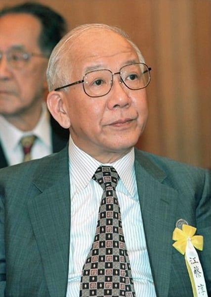 江藤淳氏は戦後を代表する文芸評論家であり、保守論客であった（時事通信フォト）
