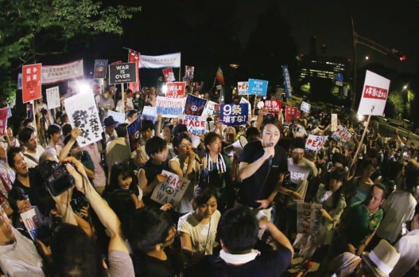 SEALDsは幅広い層から支持された（時事通信フォト）