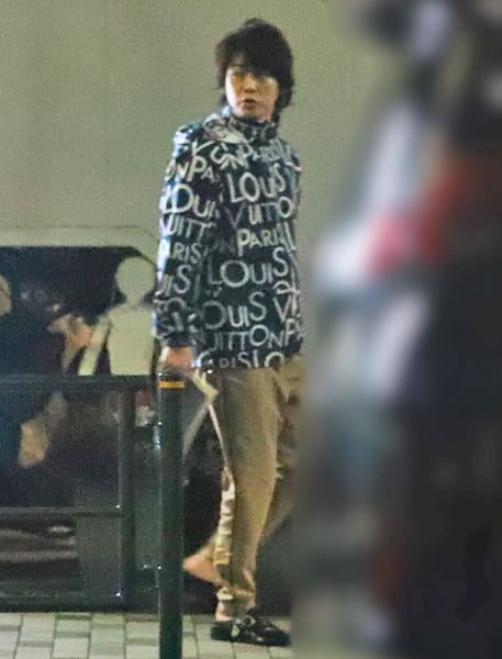 バッサリと髪を切った亀梨