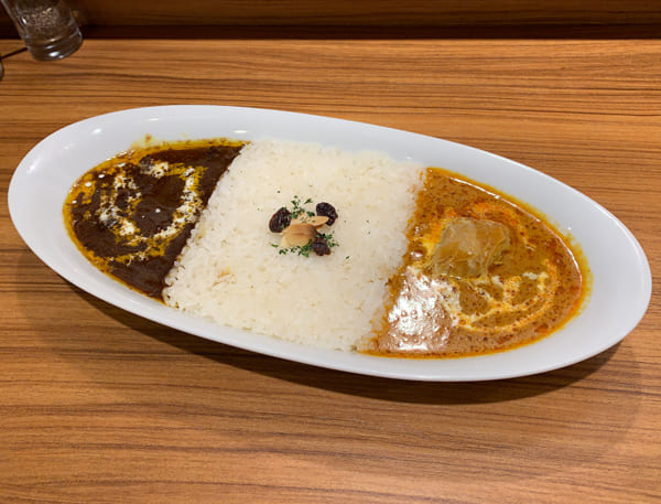 ひと皿で二度おいしいコンビネーションカレー