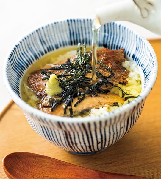 缶詰で作る「さんまのひつまぶし風」（撮影／深澤慎平）