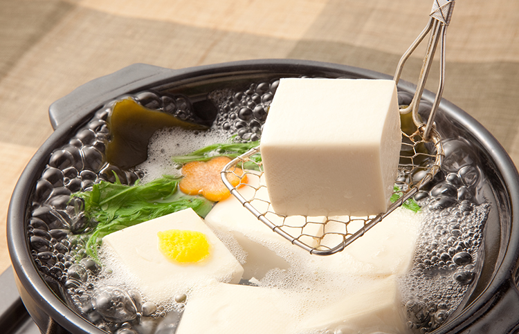 鍋料理は加熱しすぎると具材の旨味が抜ける（写真／PIXTA）