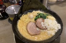 家系ラーメン「町田商店」の魅力解剖　ファンが目指す「完まく」とは？