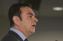 ゴーン被告弁護人「知恵しぼった」 監視カメラ条件に