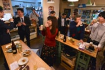 2年前にテーブルを増やし、角打ちスペースが広がった