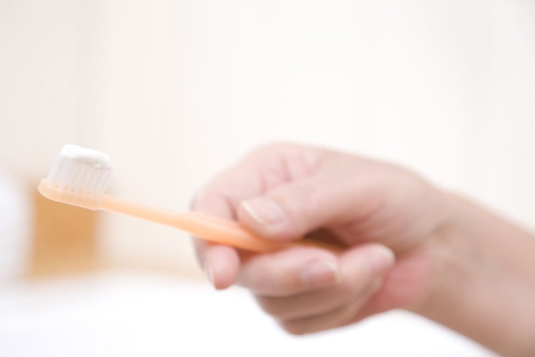 歯周病菌は食道がんのリスク因子になることも（写真／アフロ）