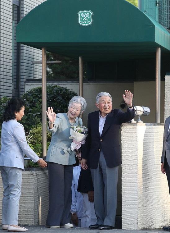 5月のこどもの日前後に、東京ローンテニスクラブを訪れるのが恒例となっている（写真：時事通信フォト）