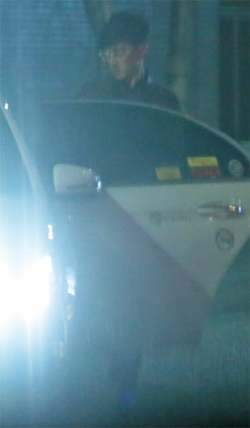 妻・秋元梢と都内の九州料理店を訪れた松田翔太