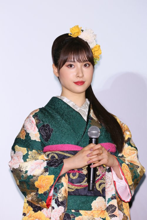 映画『バンブルビー』の吹き替え版の声優を担当した土屋太鳳