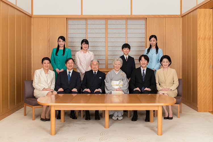 2019年1月、新年を迎えられた天皇ご一家（写真／宮内庁提供）