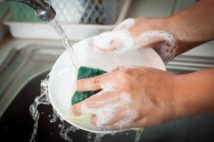 認知症介護のイライラを軽減!「忘れる」を利用した優しいウソ