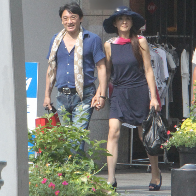 結婚前に横浜をデートする萩原さんと冨田リカ（2010年8月）