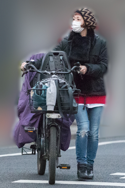 自転車で出かける木村カエラ（2019年）