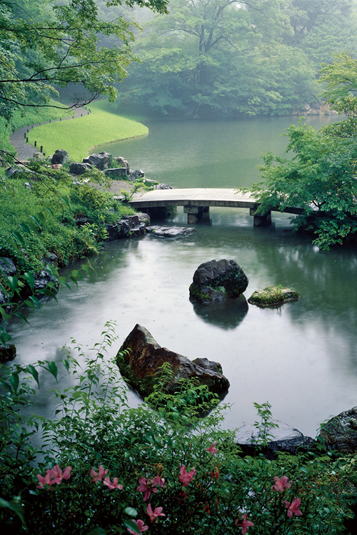 天皇陛下がハゼの研究をされた池がある「仙洞御所」 （撮影／水野克比古）