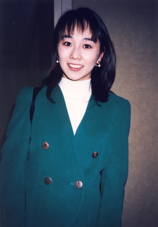 木佐彩子はロケ取材を終えて待ち構えていたファンに丁寧に対応（フジ　94年入社）