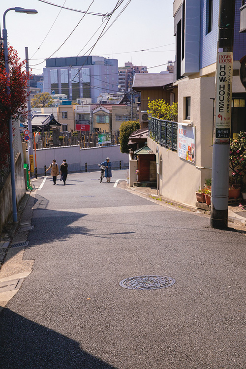 日暮里駅近くの七面坂