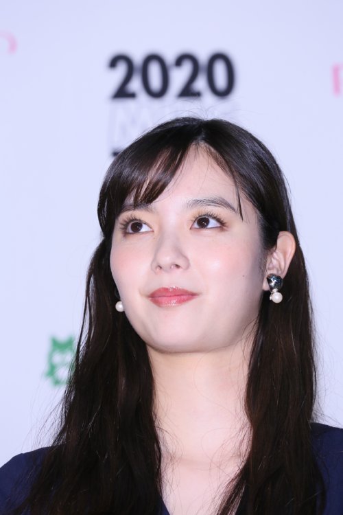 「2020ミス・ティーン・ジャパン」の会見に登場した新川優愛