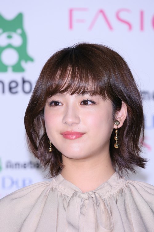 「2020ミス・ティーン・ジャパン」の会見に登場した平祐奈