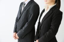 職場の朝礼は“オワコン”か　「働き方改革に逆行」と不満の声も