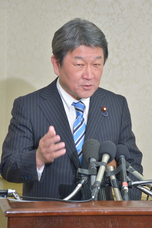 茂木敏充経済再生担当相（時事通信フォト）