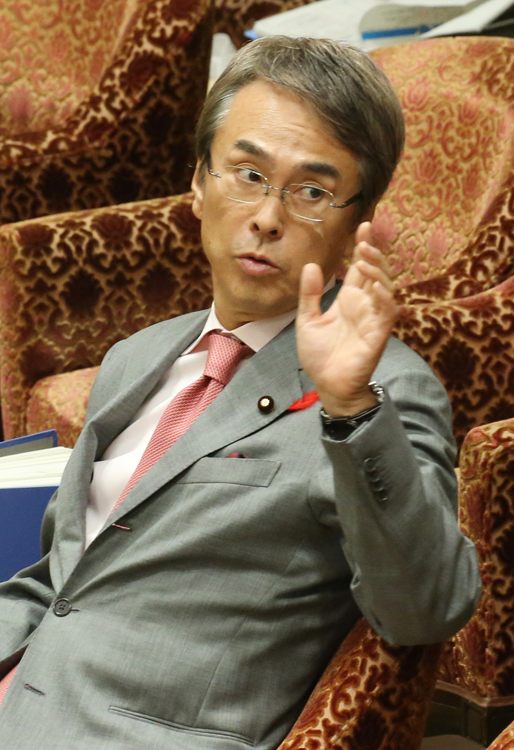 最近は少々出番が少ない石原伸晃氏は？（時事通信フォト）