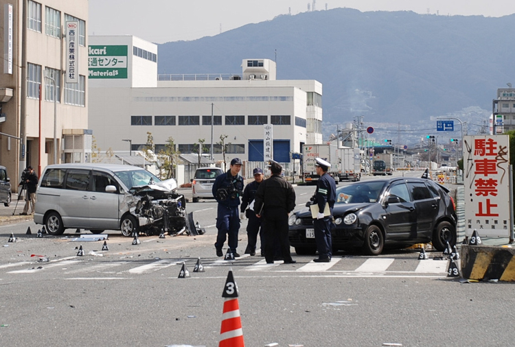 事故が起きやすい交差点は？（時事通信フォト）