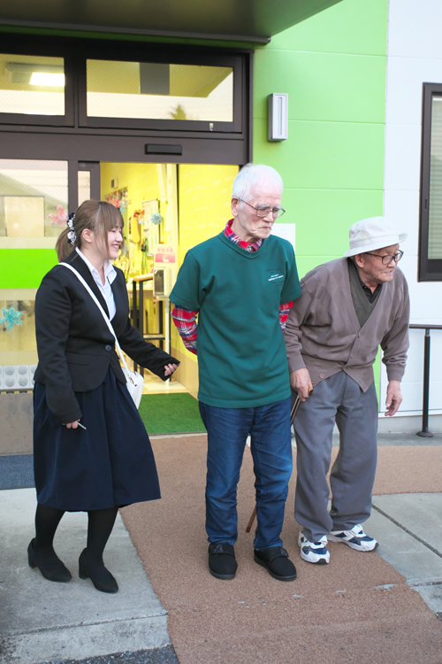 老人ホームにお迎え