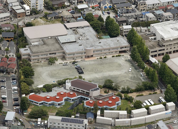 地元では”お嬢様学校”として知られるカリタス小学校（共同通信社）