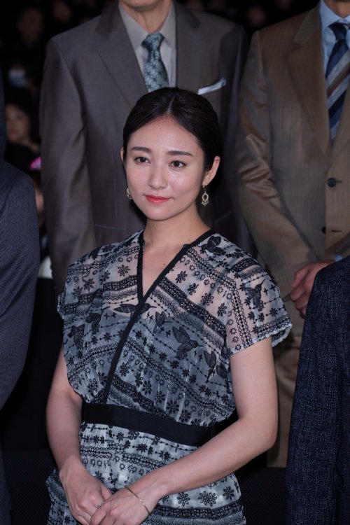 映画『居眠り磐音』の完成披露試写会に登場した木村文乃