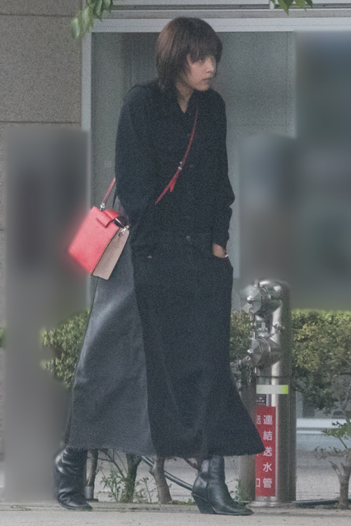 誕生会翌日、龍平の自宅から出てきたモーガン