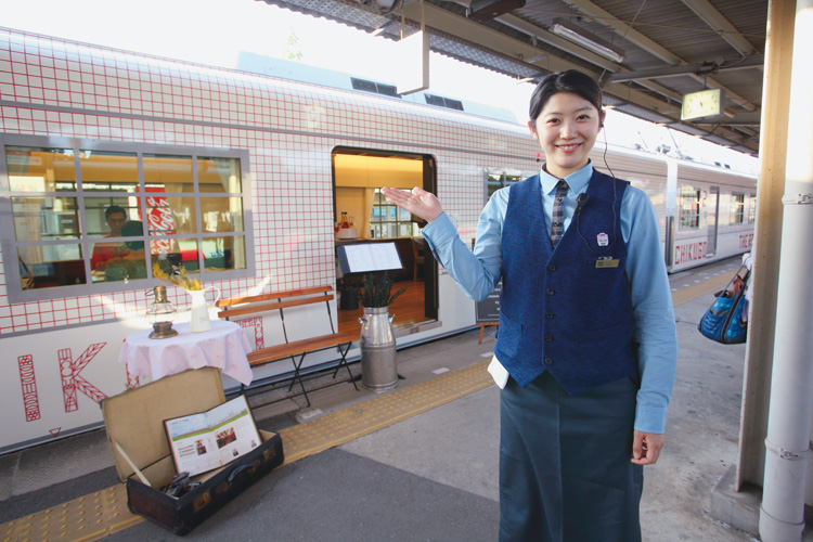 出発前はクルーが出迎えてくれる