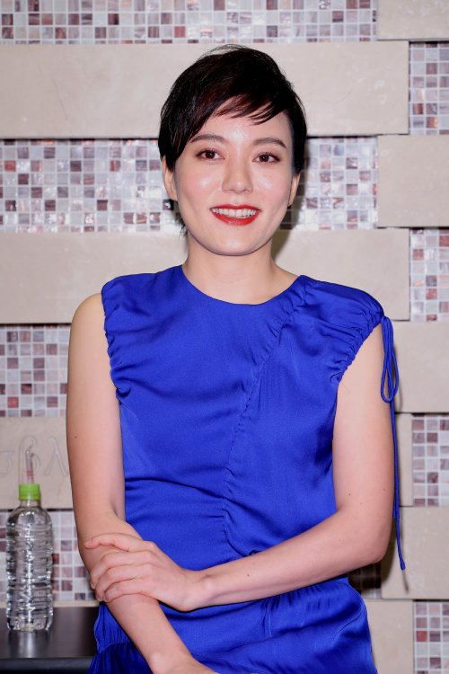 舞台『フローズン・ビーチ』出演の鈴木杏