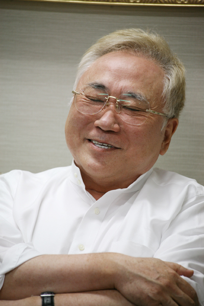 クリニック ツイッター 高須 高須克弥氏が繰り返す「責任取る」の意味 女性秘書がリコール署名偽造に〝関与〟