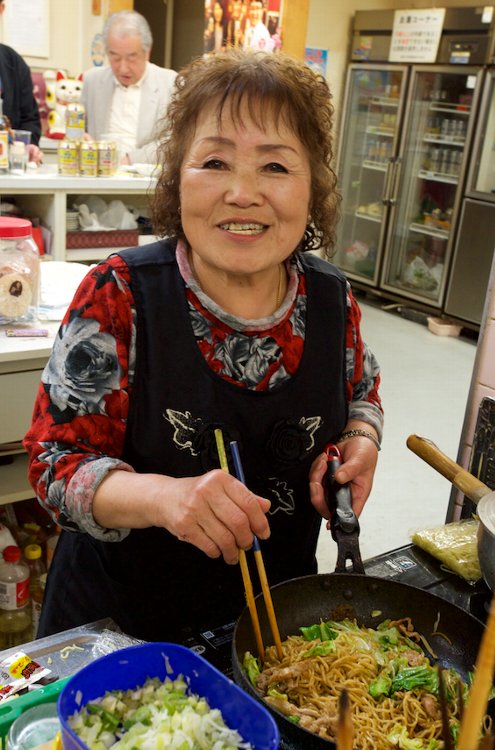 底抜けに明るく、気配り上手な2代目夫人の久仁子さんのファンは多い