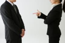 表に出にくい「男性のセクハラ被害」、冷やかしなどの二次被害も