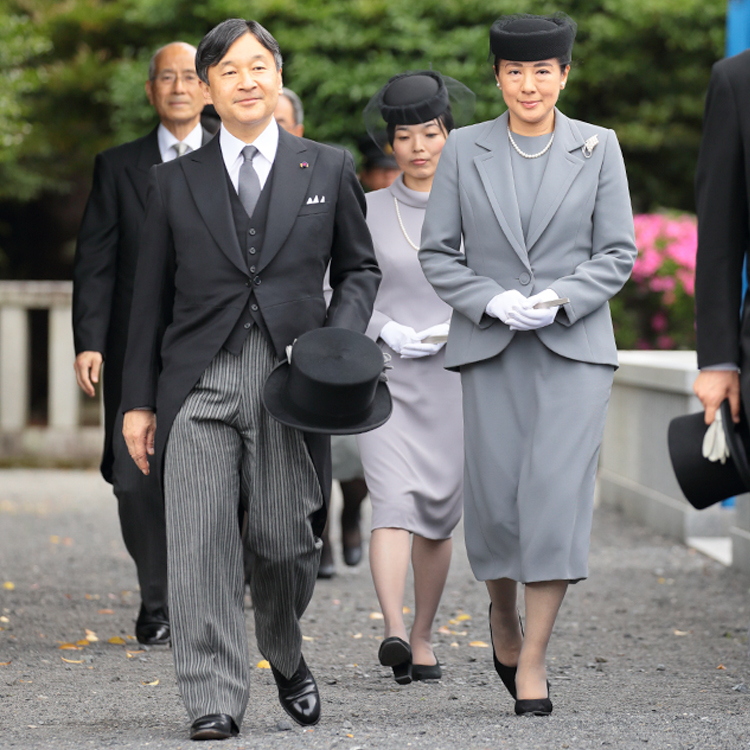 8日夕方、両陛下は桂宮さまのお墓を参拝された（東京・文京区、豊島岡墓地、撮影／小倉雄一郎）