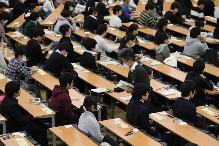 国語の問題が変わる（時事通信フォト）