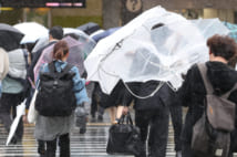 今年の梅雨は最悪の災害誘発型(時事通信フォト)