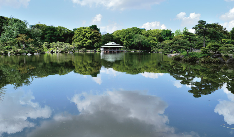 三菱財閥の清澄庭園（写真提供／東京都公園協会）