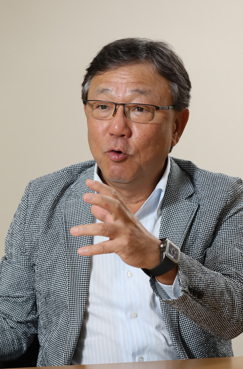 湖池屋の佐藤章社長