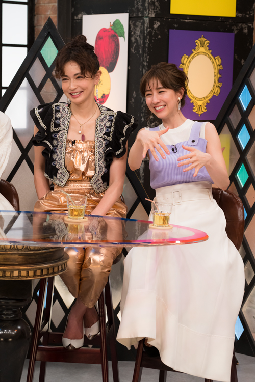 女子会に潜入した気分に