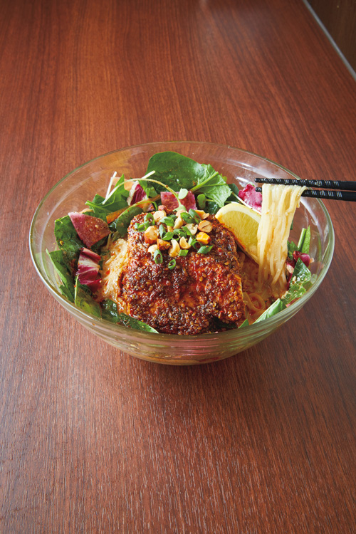 「冷やしよだれ鶏担々麺」980円