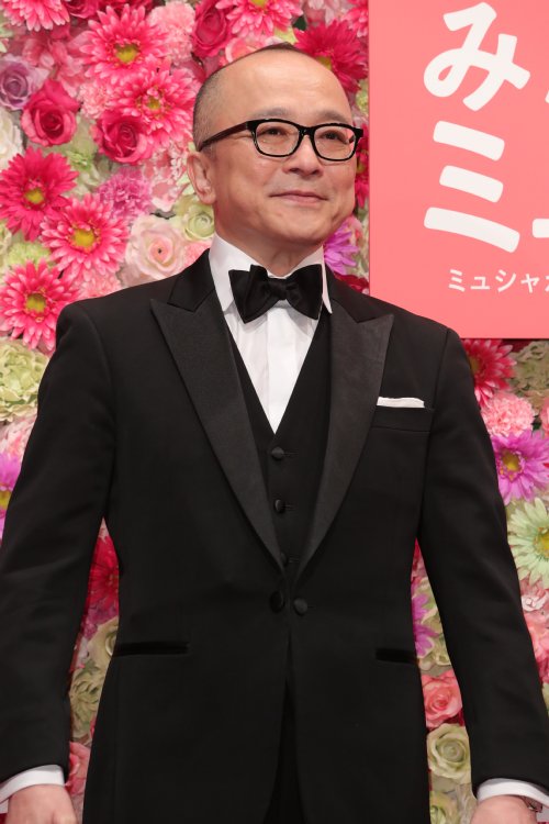 タキシード姿の山田五郎氏